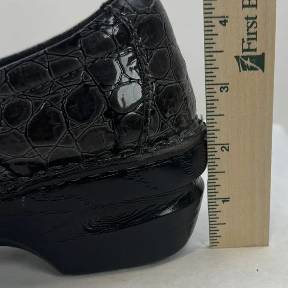 BOC Born Concept Womens Size 7 Gray Croc Faux Leather Peggy Slip On Clogs Shoes - Picture 13 of 15